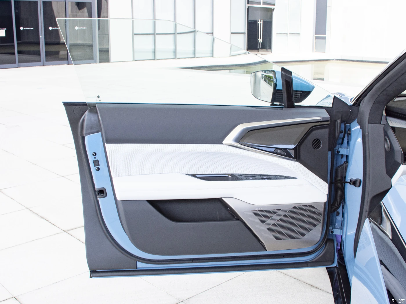 HiPhi Z Car 6